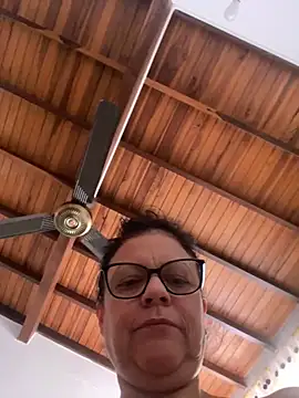 sharongirl07 (F mature) - showsquirt