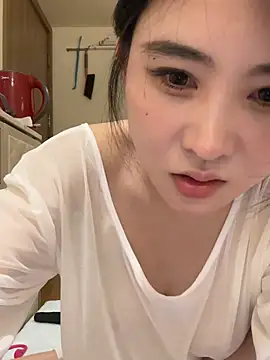 anqi6376 (F young) - 想做你的野蛮公主，只吃棒棒糖不吃苦