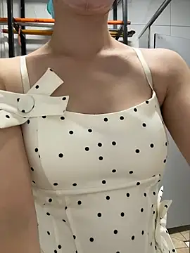 gougou13 live sex cam