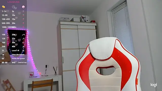 HotCarolineXO webcam