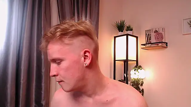 AlexxSweet webcam