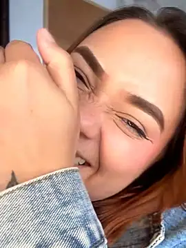 ziara_white webcam