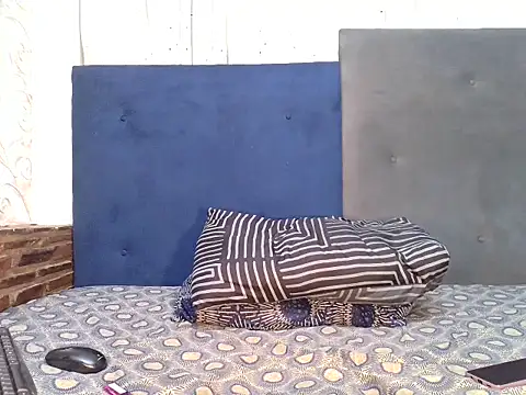 MinnieBee101 webcam