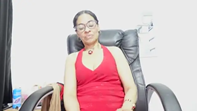 Aries_Mature live sex cam