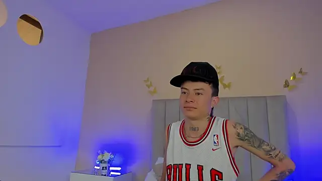 Nascary_Fox webcam