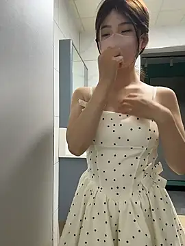 gougou13's live cam