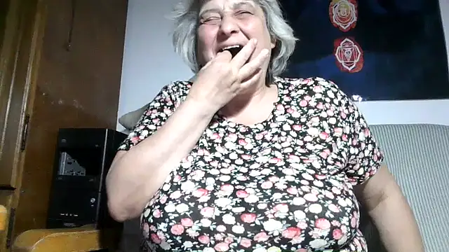 ExquisiteMature webcam
