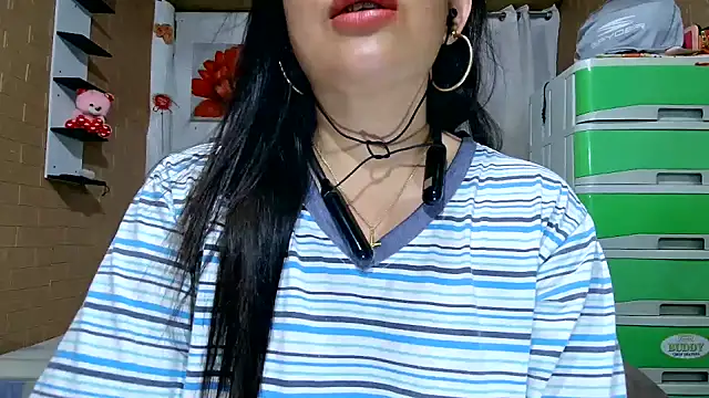 Filipina_Desire webcam