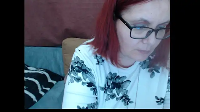 PlayfullMature webcam