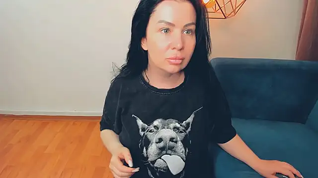 BrilliantGirll webcam