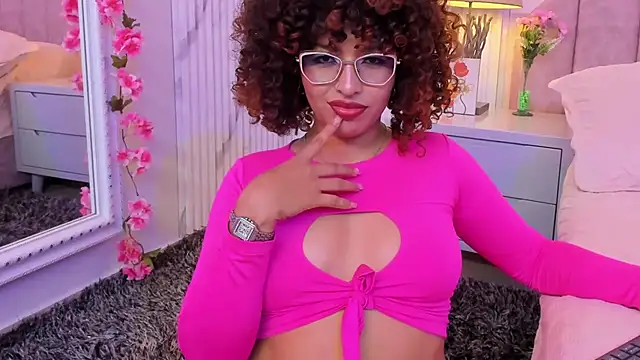 MadelaineJones webcam