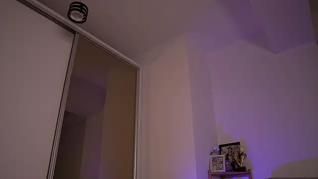 Mona_Lisss webcam
