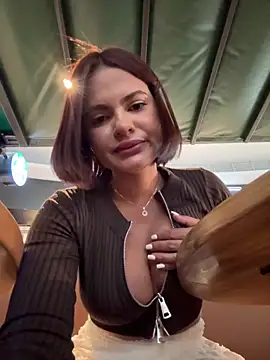 Irina_Velvett webcam