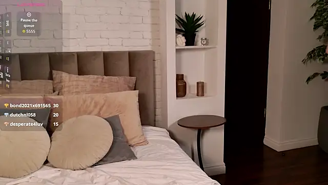AshleyVance webcam