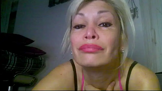 EvaaMina webcam