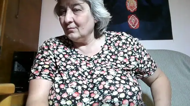 ExquisiteMature webcam