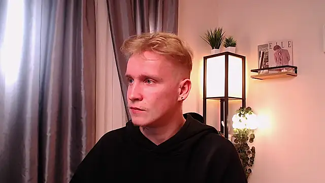 AlexxSweet webcam