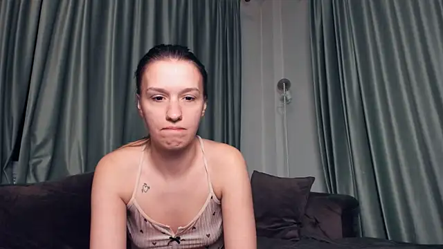 LaraStone69 webcam