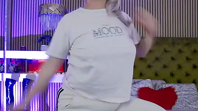 ladytouch - LadyTouch's free webcam - UK Sex Cams