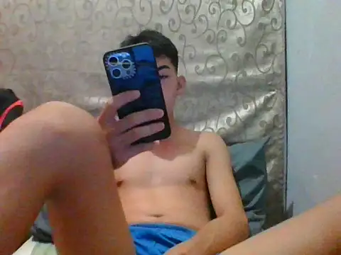 Urhotsilverboy webcam
