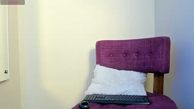 ALICEBLOOOM webcam