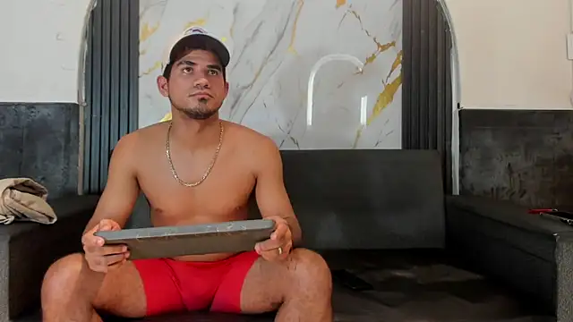 Latins_on_fire webcam