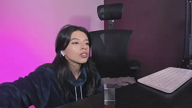NanakoDollx webcam