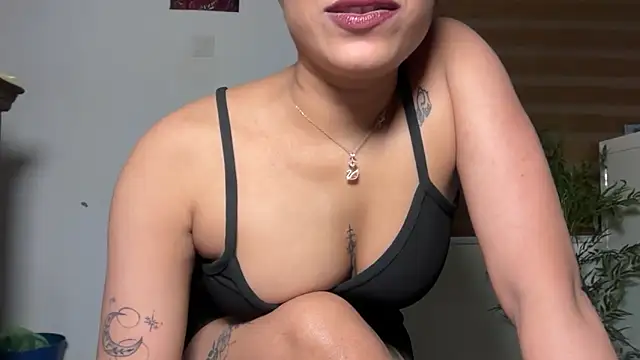 LucytheDevilQueen webcam