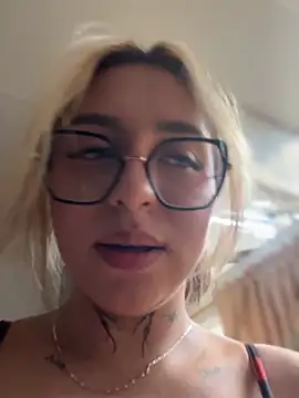 CarolQueen1_ webcam