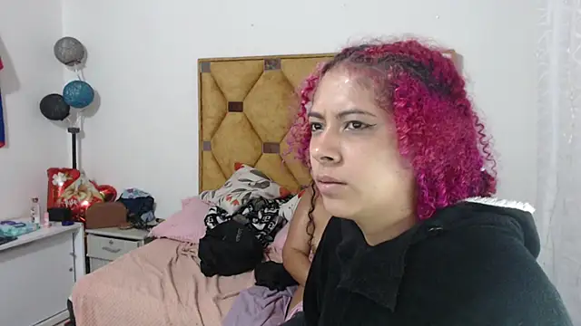 YANELISHOTT webcam