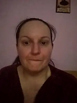 BustyLadyAlma webcam