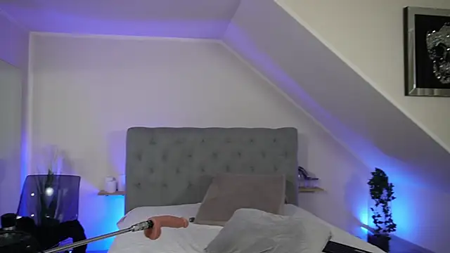 hotmilfbitch webcam
