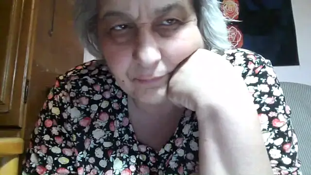 ExquisiteMature webcam