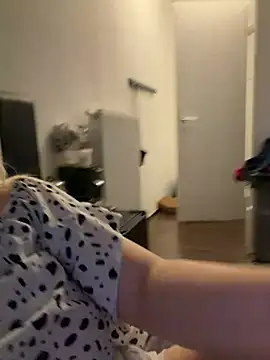 Hornyblond_Bella webcam