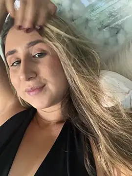 VictoriaWhitmore webcam