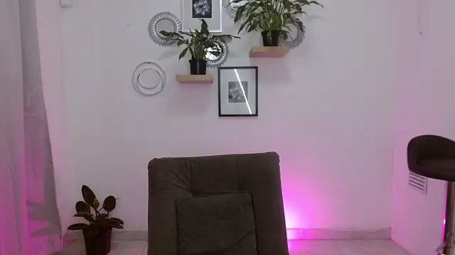 naughtty_doll webcam