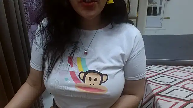 Lovelywife786 webcam