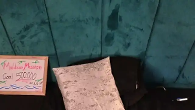 Aaron_Eze webcam