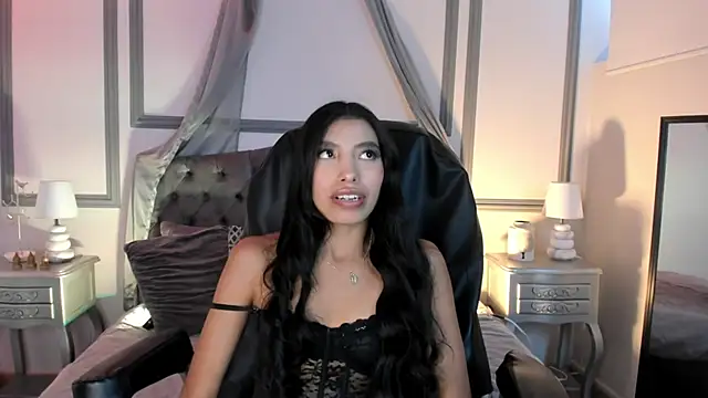 Tiffany_Low webcam