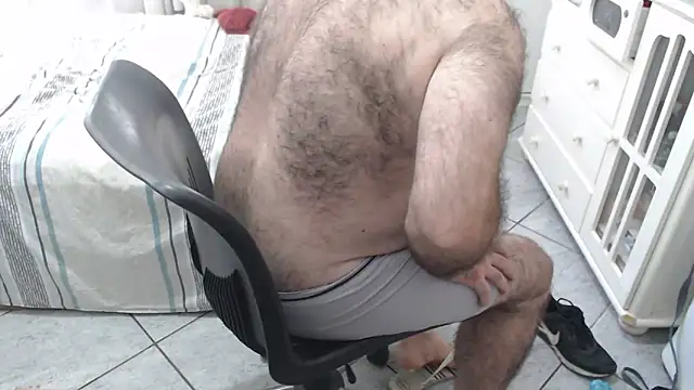 MysterBearMG webcam