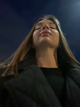 krismagnoly (F young) - GIVE PLEASURE FOR MY PUSSY IN PUBLIC