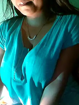Webcam Model (yoursexy_rumi)  is live.Free join now!