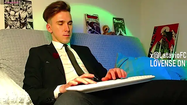 Midnighter_ webcam