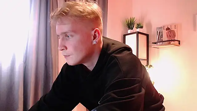 AlexxSweet webcam