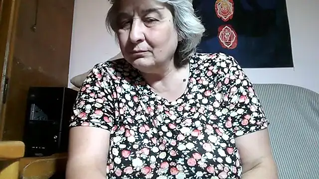 ExquisiteMature webcam