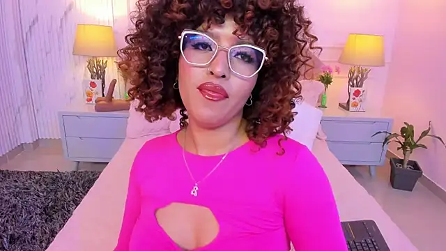 MadelaineJones webcam