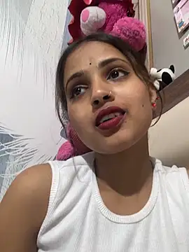 Naina11100 webcam