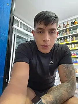 OliverWest04's live cam