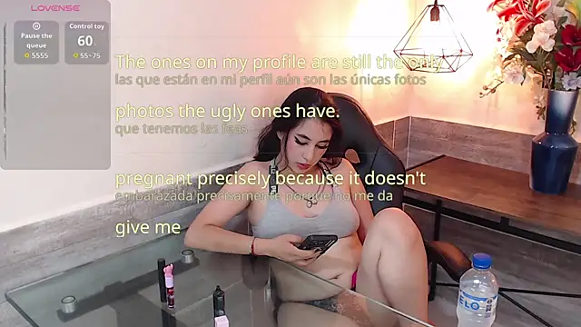 YayaQueen webcam