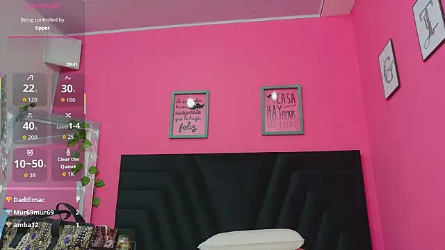 bigcurvymoomy webcam